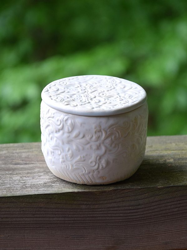 Biała maselniczka wodna (French butter dish) . - obrazek 2