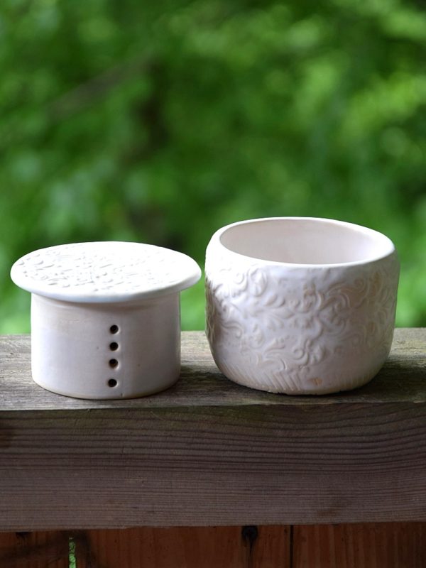 Biała maselniczka wodna (French butter dish) . - obrazek 3