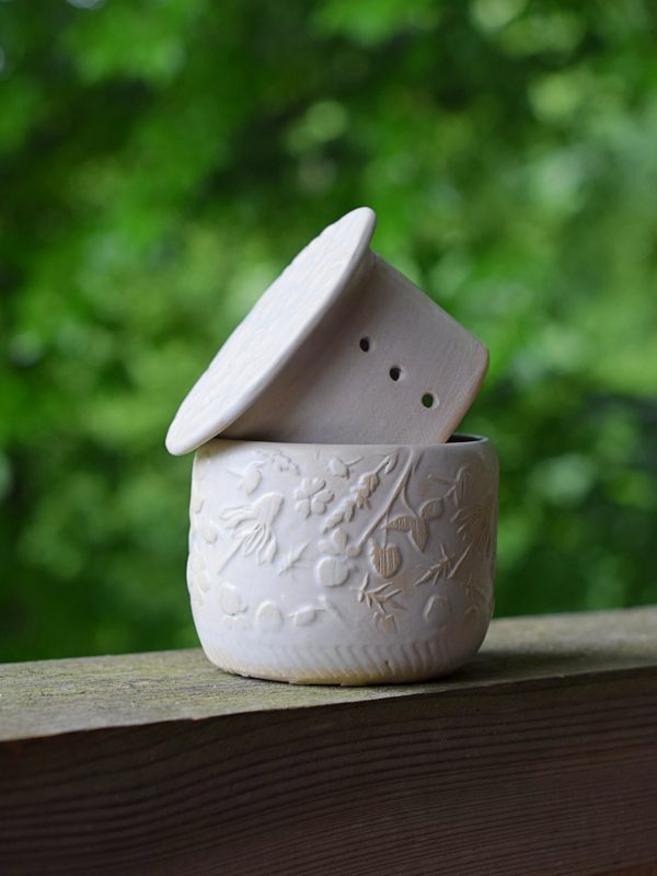 Biała maselniczka wodna (French butter dish) . - obrazek 4