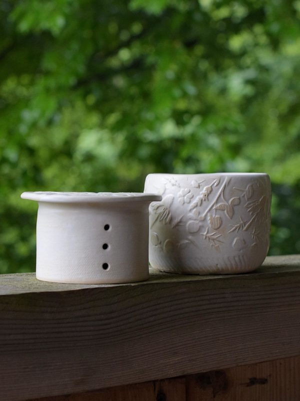 Biała maselniczka wodna (French butter dish) . - obrazek 3