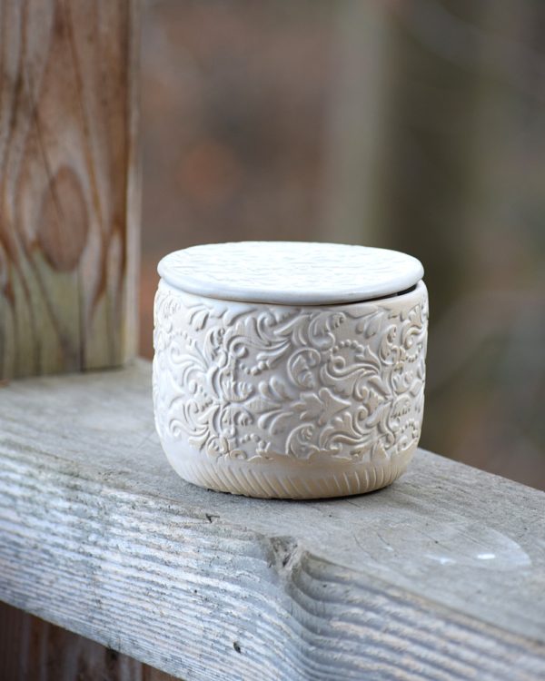 Biała maselniczka wodna francuska (French butter dish). - obrazek 2