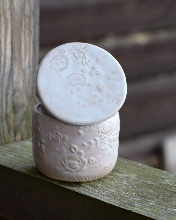 Kremowa maselniczka wodna francuska (French butter dish). - obrazek 3