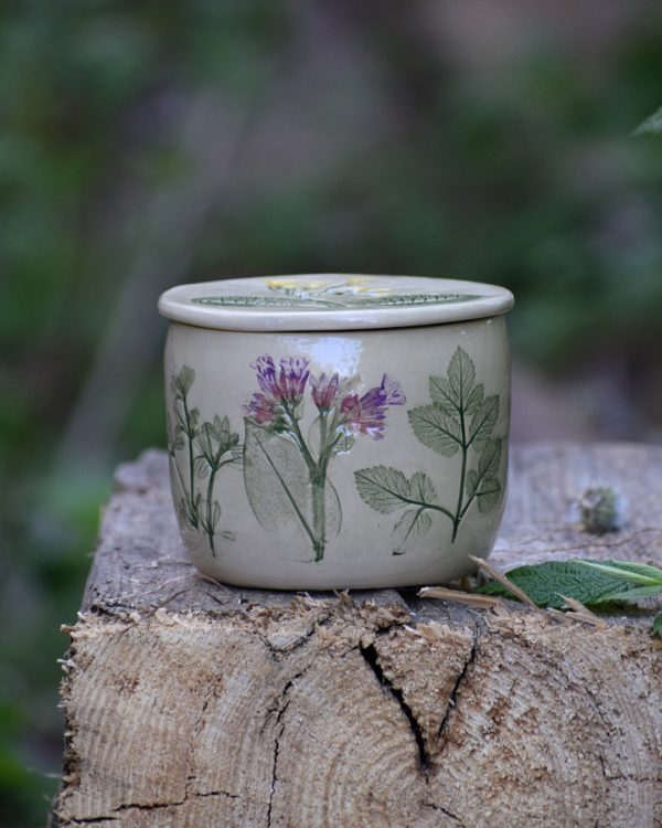 Maselniczka wodna francuska (French butter dish) "Z Wiosennej Łąki".