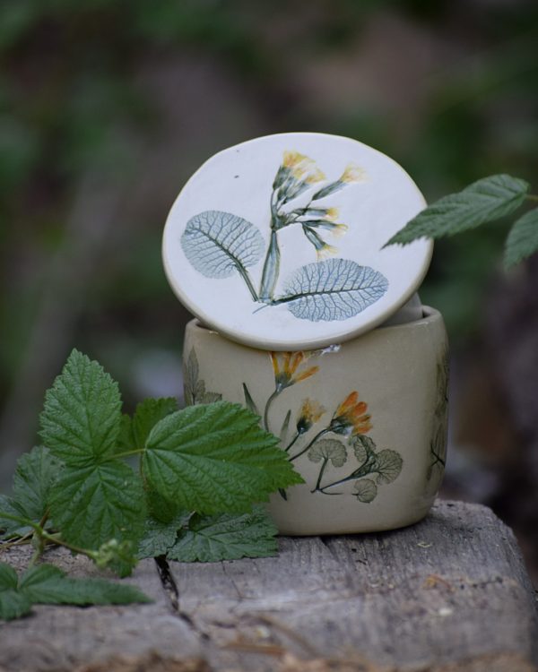 Maselniczka wodna francuska (French butter dish) "Z Wiosennej Łąki". - obrazek 5