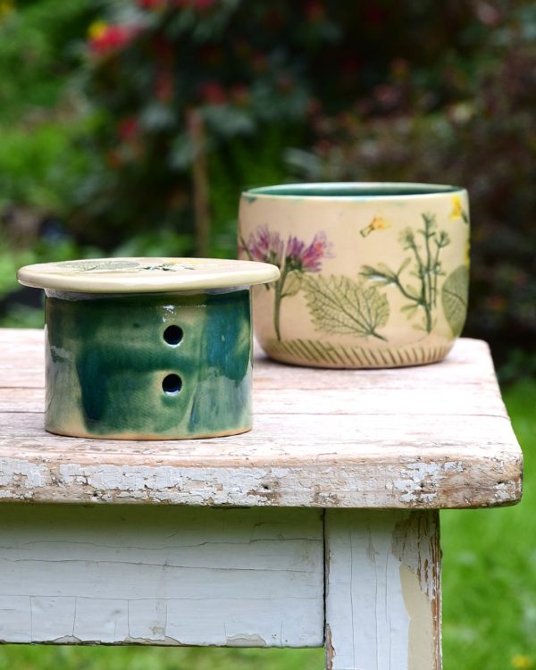 Maselniczka wodna francuska (French butter dish) "Z Wiosennej Łąki". - obrazek 3