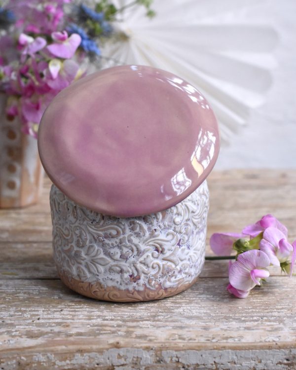 Liliowa maselniczka wodna francuska (French butter dish). - obrazek 3