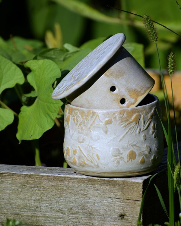Maselniczka wodna francuska (French butter dish). „Zielna”.